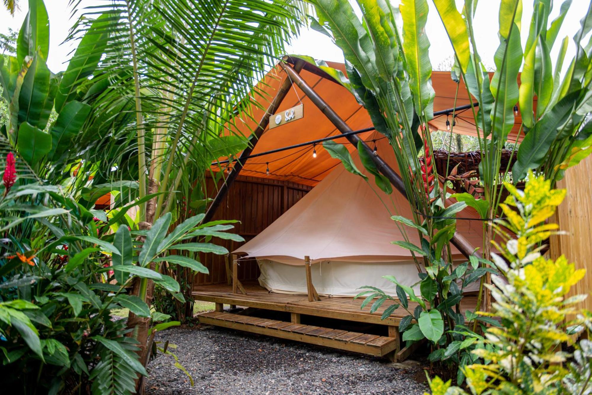 Seren Glamping (Adults Only) Увита Екстериор снимка