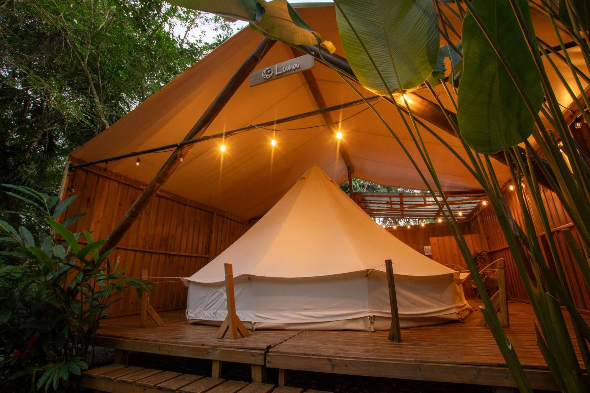 Seren Glamping (Adults Only) Увита Екстериор снимка